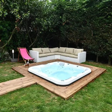 펜션 Maison Avec Mini Piscine Jacuzzi 호스니-쑤-부와